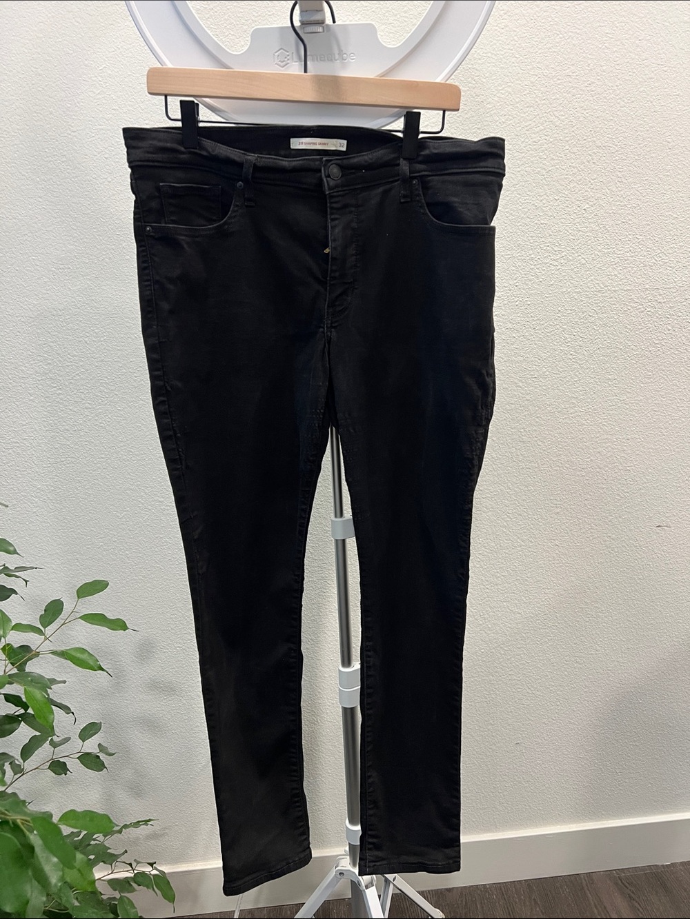 Levis Black Women's 311 shaping Skinny Jeans